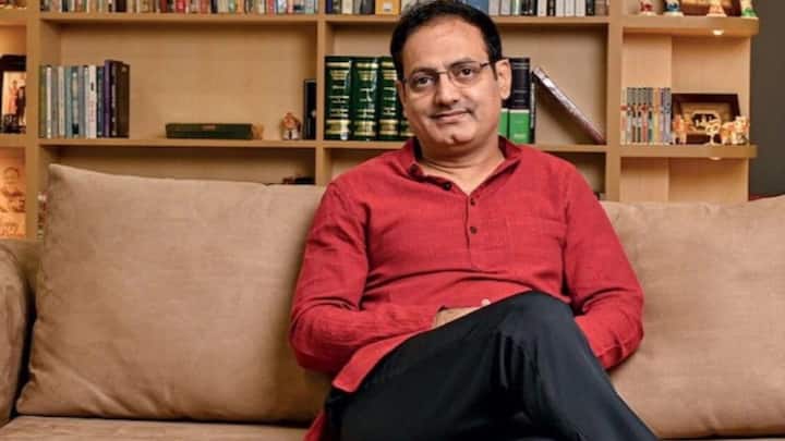 वहीं विकास दिव्यकीर्ति सर तीसरी सलाह देते हैं कि कई उम्मीदवार पढ़ाई और लिखाई पर तो ध्यान देते हैं, लेकिन बोलने की कला को नजरअंदाज कर देते हैं. इंटरव्यू की तैयारी अलग से करने की जरूरत नहीं पड़ती, अगर आप की जिंदगी में संवाद करने की आदत विकसित कर लें.