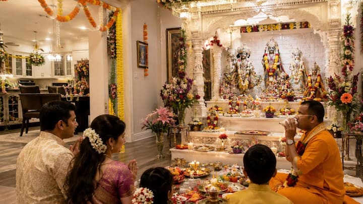सबसे बड़ी बात यह है कि यदि यजमान खुद पूजा की सामग्री का इंतजाम नहीं कर पाता है, तो पंडित जी सारी आवश्यक सामग्री खुद लेकर आते हैं और उसके लिए सामग्री का पूरा शुल्क दक्षिणा के अलावा अलग से लिया जाता है.