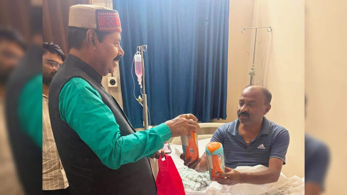 शिवचंद्र राम से मिलने अस्पताल पहुंचे RJD विधायक भाई वीरेंद्र, हॉर्लिक्स ले गए, बोले- 'हमारे मनेर में…'