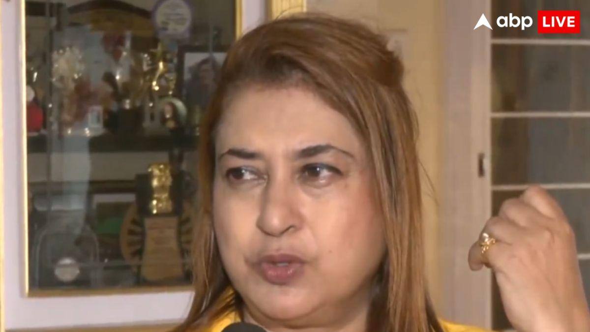 'वी विल मिस यू दीदी, इमोशनली मैं गलत हूं...', ममता का साथ छोड़ने पर भावुक हुईं शताब्दी रॉय