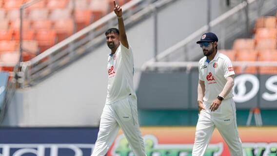 भारत के खिलाफ टेस्ट में 6 विकेट लेने वाले इस गेंदबाज की अफगानिस्तान वनडे टीम में एंट्री, टीम इंडिया के प्लेयर्स में खौफ? भारत के खिलाफ टेस्ट में 6 विकेट लेने वाले इस गेंदबाज की अफगानिस्तान वनडे टीम में एंट्री, टीम इंडिया के प्लेयर्स में खौफ?