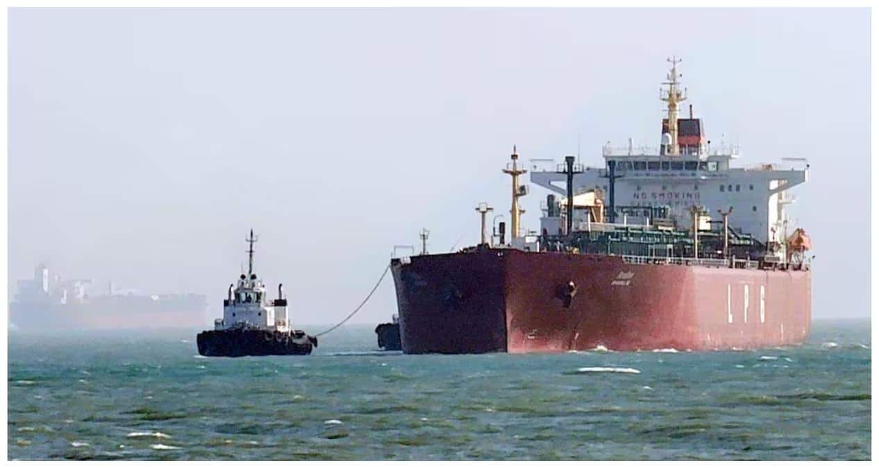 Indian Seafarers Killed Oman:హొర్మూజ్ సమీపంలో నౌకలపై అమెరికా క్షిపణి దాడులు! ముగ్గురు భారతీయ నావికా సిబ్బంది మృతి!