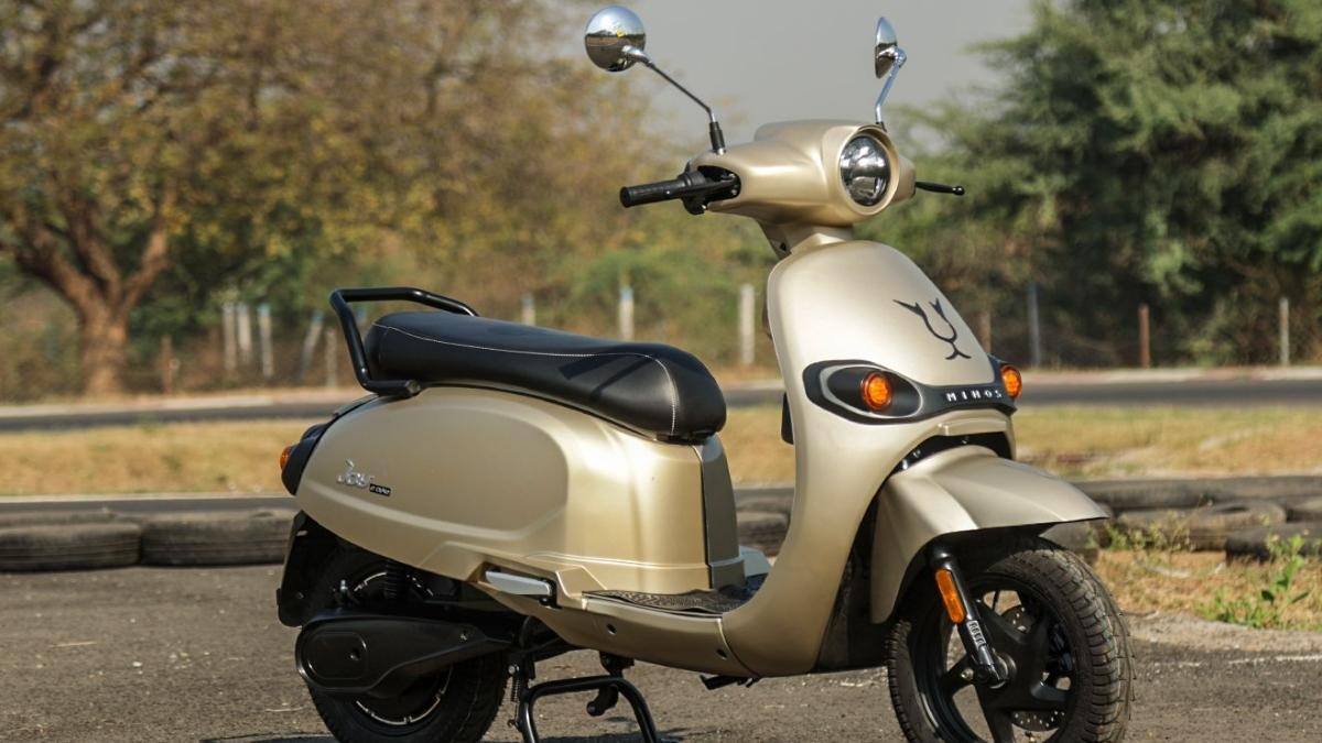 செம ஸ்மூத்... சிங்கிள் சார்ஜில் 130 கி.மீட்டர் மைலேஜ்! ஜாலியா ரைட் போக Joy e-bike Mihos இ ஸ்கூட்டர்!