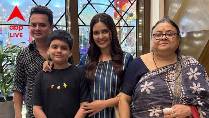 কেটে যাচ্ছে মাস.. রাহুল নেই। যে ধারাবাহিকে তিনি অভিনয় করছিলেন, থেমে গিয়েছে সেই ধারাবাহিক। থেমে গিয়েছে, 'সহজ কথা'-ও।