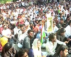 Cockroach Janta Party : पुण्यात कॉकरोच जनता पार्टीचं मोठं आंदोलन, युवकांसह ज्येष्ठ नागरिकांचीही गर्दी