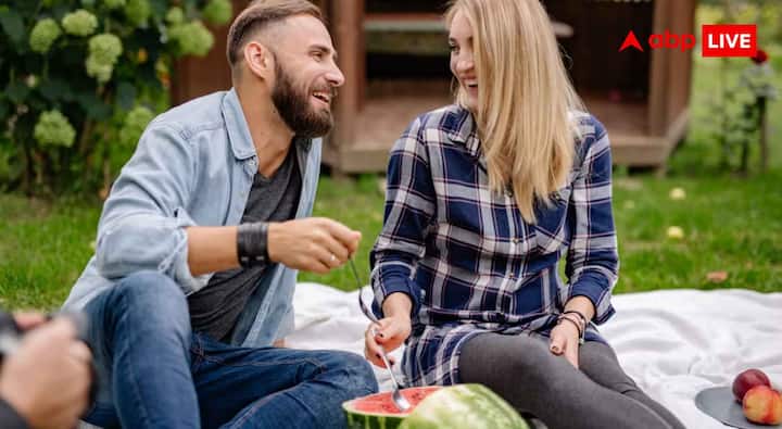 Healthy Relationship Tips : हर 'आई लव यू' प्यार नहीं होता, इन Green Flags से पहचानें हेल्दी रिलेशनशिप के सीक्रेट, तभी रिश्ता रहेगा मजबूत 1 किसी भी इंसान से गलती हो सकती है, लेकिन हर कोई अपनी गलती मानने की हिम्मत नहीं दिखाता है. हेल्दी रिलेशनशिप में पार्टनर अपनी गलतियों को एक्सेप्ट करता है, सच्चे दिल से माफी मांगता है और खुद को बेहतर बनाने की कोशिश भी करता है. अगर आपका पार्टनर हर बार दूसरों को दोष देने के जगह यह कहता है कि, हां, मुझसे गलती हुई है, तो यह रिश्ते के लिए बहुत अच्छा संकेत माना जाता है.