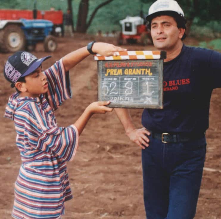 Ranbir Kapoor First Salary: जब रणबीर कपूर ने मां के पैरों में रख दी थी अपनी पहली कमाई, नीतू कपूर की आंखों से छलक पड़े थे आंसू
