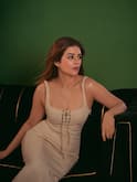 shraddha das: શ્રદ્ધા દાસે બોડીકોન ગાઉનમાં કેમેરા સામે ફ્લોન્ટ કર્યું પરફેક્ટ ફિગર