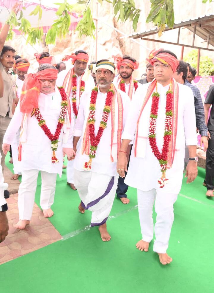 ఆ సభ జరిగిన 37 రోజుల్లోనే నిధులు మంజూరు చేసి, ఈరోజు భూమిపూజ నిర్వహించడం ప్రజాప్రభుత్వ పనితీరుకు నిదర్శనమన్నారు. దాదాపు రూ. 70 కోట్ల భారీ నిధులతో గూడెంగుట్ట సత్యనారాయణ స్వామి ఆలయాన్ని అద్భుతంగా అభివృద్ధి చేయబోతున్నామని డిప్యూటీ సీఎం ప్రకటించారు.