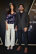 'लगान' ने पूरे किए 25 साल, टीम ने मनाया जश्न, गर्लफ्रेंड गौरी स्प्रैट संग चमके आमिर खान