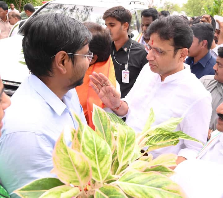 ఆధ్యాత్మికతతో పాటు విద్య, వైద్య రంగాల అభివృద్ధికి కాంగ్రెస్ ప్రజా ప్రభుత్వం పెద్దపీట వేస్తోందని రాష్ట్ర ఉప ముఖ్యమంత్రి భట్టి విక్రమార్క స్పష్టం చేశారు. మంచిర్యాల నియోజకవర్గ పరిధిలోని ప్రసిద్ధ పుణ్యక్షేత్రమైన గూడెంగుట్ట  సత్యనారాయణ స్వామి దేవాలయ అభివృద్ధి పనులకు శనివారం ఆయన భూమిపూజ చేశారు