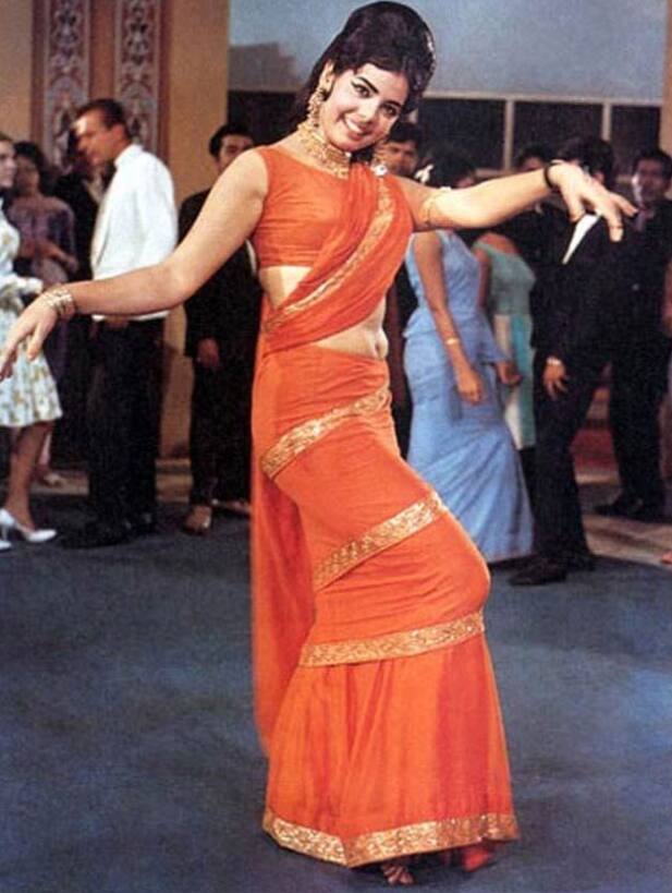 साल 1970 में रिलीज हुई फिल्म 'खिलौना' में मुमताज ने एक नर्स का किरदार निभाया था. फिल्म में मुमताज एक ऐसे मरीज की देखभाल करती हैं, जिसका मानसिक संतुलन ठीक नहीं है. उनकी परफॉर्मेंस को खूब पसंद किया गया था.