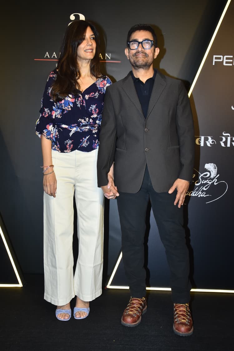 लगान' ने पूरे किए 25 साल, टीम ने मनाया जश्न, गर्लफ्रेंड गौरी स्प्रैट संग चमके आमिर खान | Lagaan completes 25 years team celebrates and Aamir Khan shines with girlfriend Gauri Spratt
