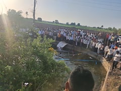 Pandharpur Accident News : महाराष्ट्र हादरला! देवाचं दर्शन घेऊन निघालेल्या 8 भाविकांचा मृत्यू, नेमकं काय घडलं? हादरवून सोडणारे Photos
