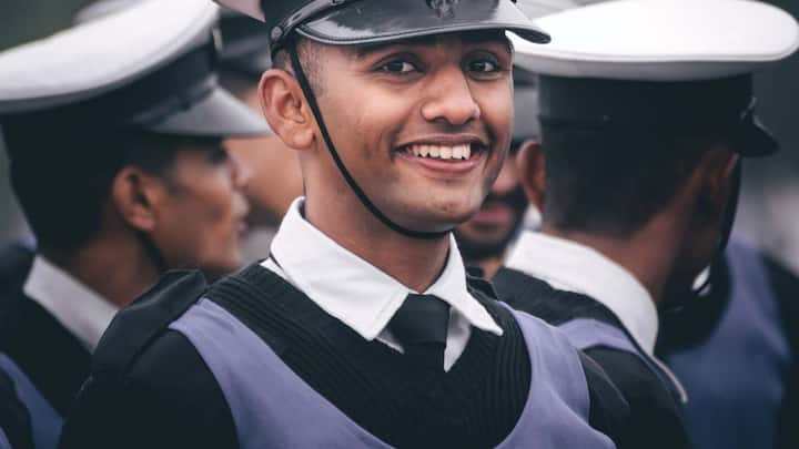 बिना UPSC के IAS बनना बहुत कम लोगों के लिए संभव हो पाता है. PCS से IAS में Promotion का मौका बहुत कम सीटों पर मिलता है और इसके लिए दशकों की मेहनत और बेदाग रिकॉर्ड चाहिए होता है. यह रास्ता उन लोगों के लिए है जो राज्य सेवाओं में जमकर काम करना चाहते हैं और अपनी मेहनत से आगे बढ़ना चाहते हैं.