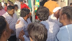 Pandharpur Accident News : महाराष्ट्र हादरला! देवाचं दर्शन घेऊन निघालेल्या 8 भाविकांचा मृत्यू, नेमकं काय घडलं? हादरवून सोडणारे Photos