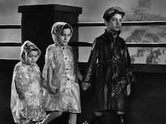 Bollywood Song Kissa: 1955 मधलं लता मंगेशकरांच्या आवाजातलं आयकॉनिक गाणं; ज्यामुळे बाजारात अचानक वाढलेली छत्र्यांची मागणी, ऐकलंय का तुम्ही?