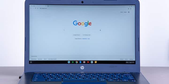 आज का Google Doodle केवल सजावट के लिए नहीं बनाया गया है. यह एक तरह के लाइव स्पोर्ट्स हब की तरह भी काम करता है. जैसे ही कोई यूजर Doodle पर क्लिक करता है उसे टूर्नामेंट से जुड़ी अहम जानकारियां मिल जाती हैं.