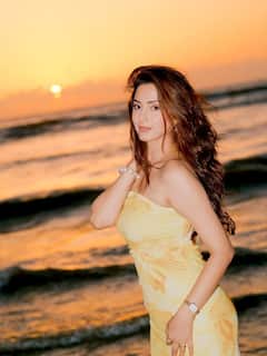 Esshanya Maheshwari: સાઉથ એક્ટ્રેસ ઈશાન્યા મહેશ્વરીએ ફરી બોડીકોનમાં બતાવ્યું ફિગર, જુઓ તસવીરો