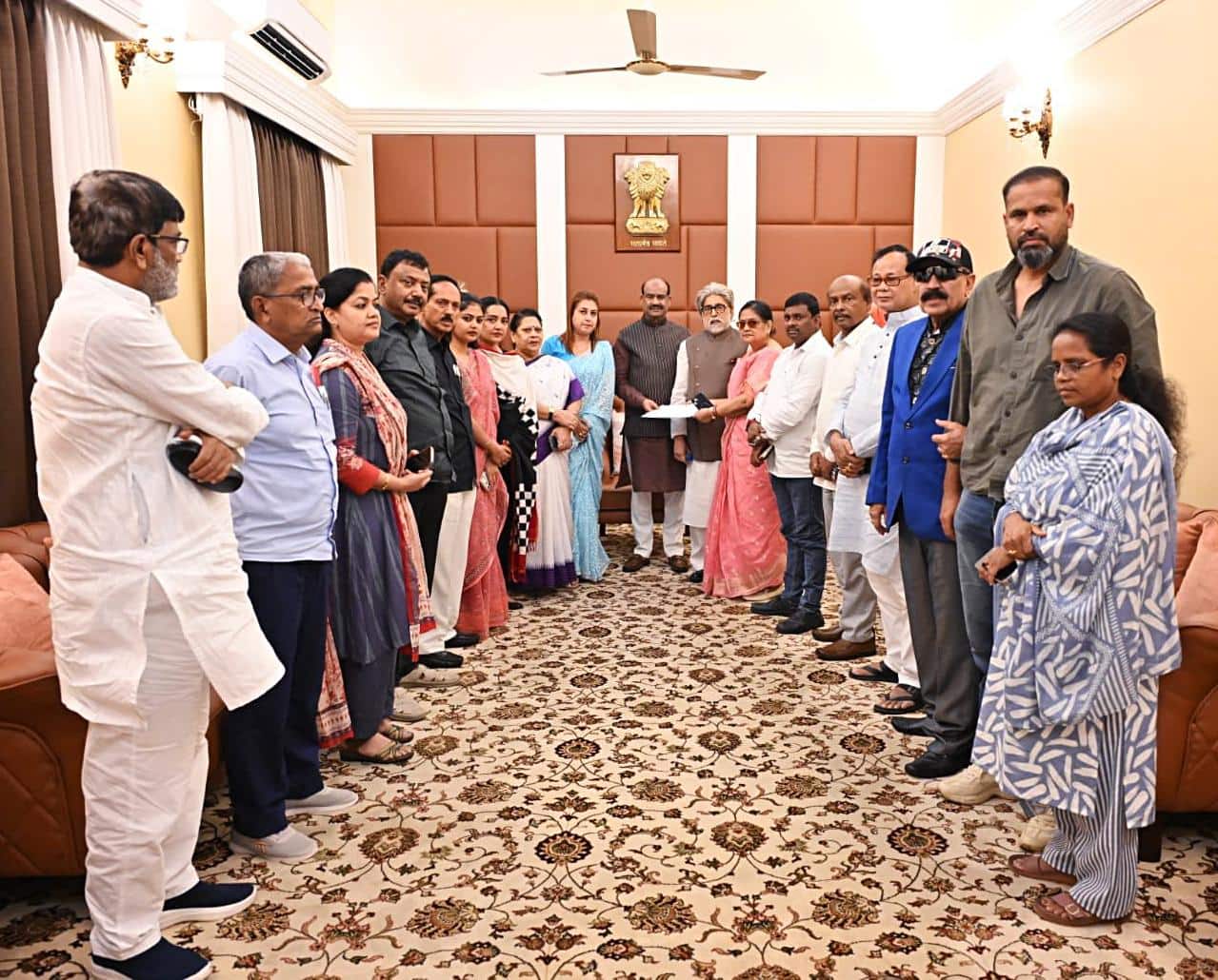अरे ये क्या? TMC के 20 सांसदों ने जिस पार्टी में विलय का किया दावा, उसके मुखिया का चौंकाने वाला बयान, बोले- 'हमें तो...'