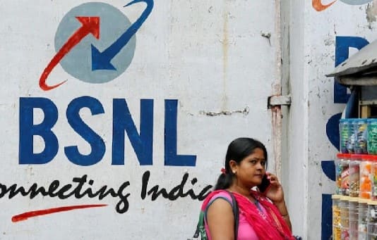 BSNLના 35 દિવસના પ્લાનમાં યૂઝર્સને વિવિધ લાભો પ્રદાન કરવામાં આવે છે. ખાનગી કંપનીઓ વપરાશકર્તાઓને 28-દિવસની માન્યતા આપે છે, BSNLનો 35-દિવસનો પ્લાન અનોખો છે, જેની કિંમત ₹250 કરતા ઓછી છે.