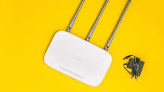 आपका Wi-Fi कौन इस्तेमाल कर रहा है? 5 मिनट में ऐसे लगाएं पता आपका Wi-Fi कौन इस्तेमाल कर रहा है? 5 मिनट में ऐसे लगाएं पता