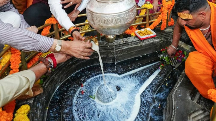 ऑनलाईन नोंदणी केलेल्या भाविकांनी दर्शनासाठी येताना वैध ओळखपत्र सोबत आणणे अनिवार्य राहील.