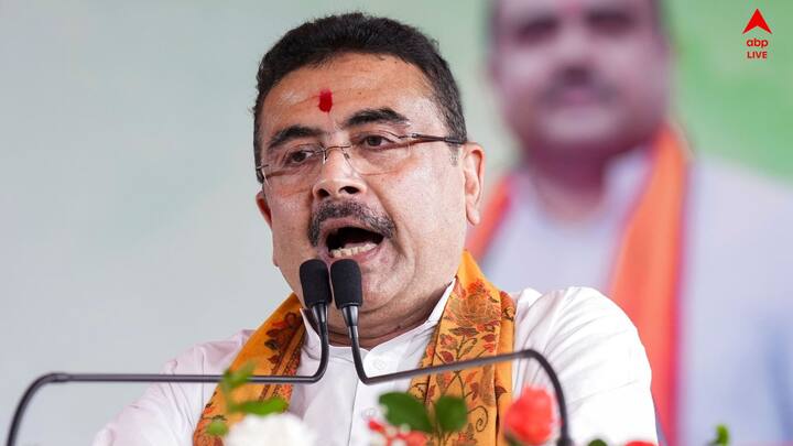রাজ্যে পালা বদলের পর, মুখ্য়মন্ত্রী ইতিমধ্যেই জানিয়ে দিয়েছেন, কলকাতা হাইকোর্টের নির্দেশকে চ্যালেঞ্জ করে তৃণমূল সরকার যে মামলা করেছিল, তা থেকে সরে আসার সিদ্ধান্ত নিয়েছে বর্তমান বিজেপির সরকার।