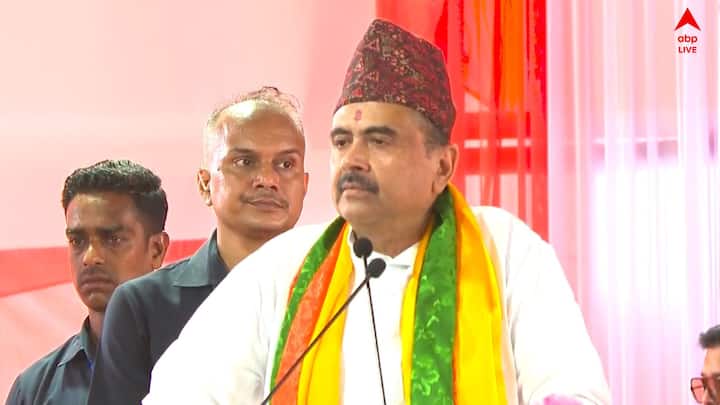 মুখ্যমন্ত্রী বলেন,  বেকার যুব সমাজকে চাকরি দেওয়ার কাজ করছি, স্বচ্ছভাবে। জিটিএ-র মতো  শিক্ষক নিয়োগে যে দুর্নীতি হয়েছে, সেভাবে এই সরকার নিয়োগ করবে না। পরীক্ষার মাধ্যমে স্বচ্ছভাবে আমরা শিক্ষিত ভাই-বোনেদের চাকরি দেওয়ার ব্যবস্থা করব।