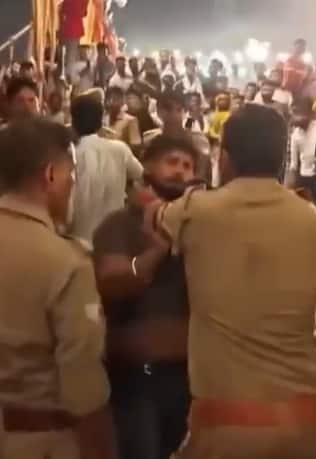रवि किशन और पवन सिंह ने संग लगाए ठुमके, फैंस हुए बेकाबू, पुलिस को करना पड़ा लाठीचार्ज, कई घायल