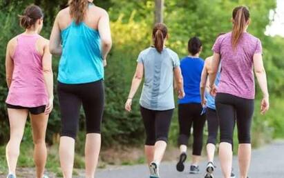 Daily Walking Distance : ਤੁਰਨਾ ਸਭ ਤੋਂ ਆਸਾਨ ਅਤੇ ਪ੍ਰਭਾਵਸ਼ਾਲੀ ਕਸਰਤਾਂ ਵਿੱਚੋਂ ਇੱਕ ਮੰਨਿਆ ਜਾਂਦਾ ਹੈ। ਇਹ ਨਾ ਸਿਰਫ਼ ਦਿਲ ਨੂੰ ਤੰਦਰੁਸਤ ਰੱਖਣ ਵਿੱਚ ਮਦਦ ਕਰਦਾ ਹੈ