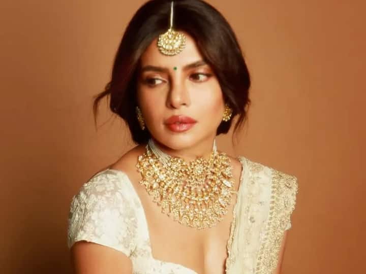 बता दें कि अब प्रियंका करीब 8 साल बाद इंडियन सिनेमा में कमबैक करने वाली हैं. वो एसएस राजामौली और महेश बाबू की फिल्म 'वाराणसी' में नजर आएंगी. ये फिल्म साल 2027 में रिलीज होगी.