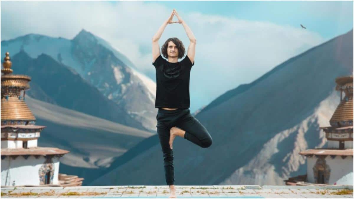 Best Yoga Poses for Joint Health : కీళ్ల నొప్పులను దూరం చేసే సింపుల్ యోగాసనాలు ఇవే.. రోజూ చేస్తే మంచి ఉపశమనం!