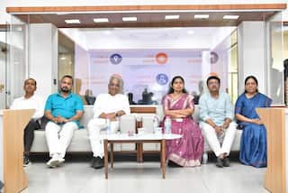 Bhupender Yadav: કેન્દ્રીય મંત્રી ભૂપેંદર યાદવે ગાંધીનગરમાં લીધી 'વિદ્યા સમીક્ષા કેન્દ્ર'ની મુલાકાત