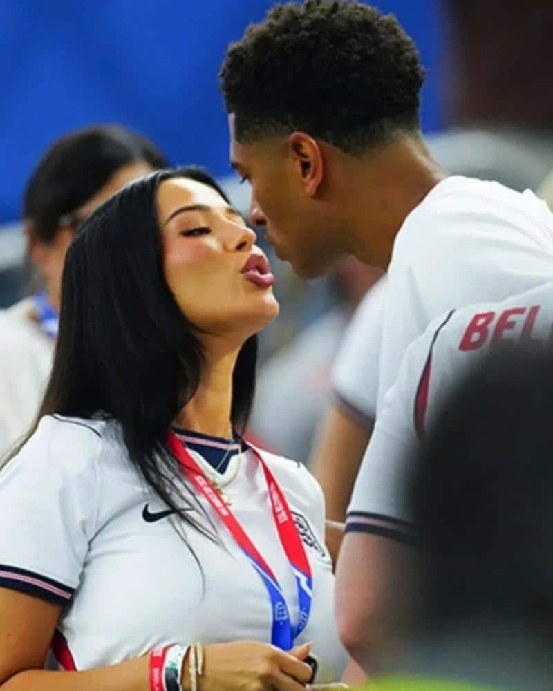 There was glamor along with goals, open kisses and romantic scenes, FIFA players' partners looted the gathering