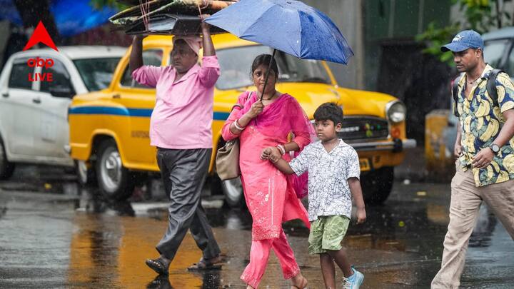 কলকাতায় আজ সারাদিনের বৃষ্টিতে বিভিন্ন জায়গায় জল দাঁড়িয়ে যায়। এর ফলে যান চলাচলের গতি ধীর হয়ে যায়। দেখা যায় যানজট ও।