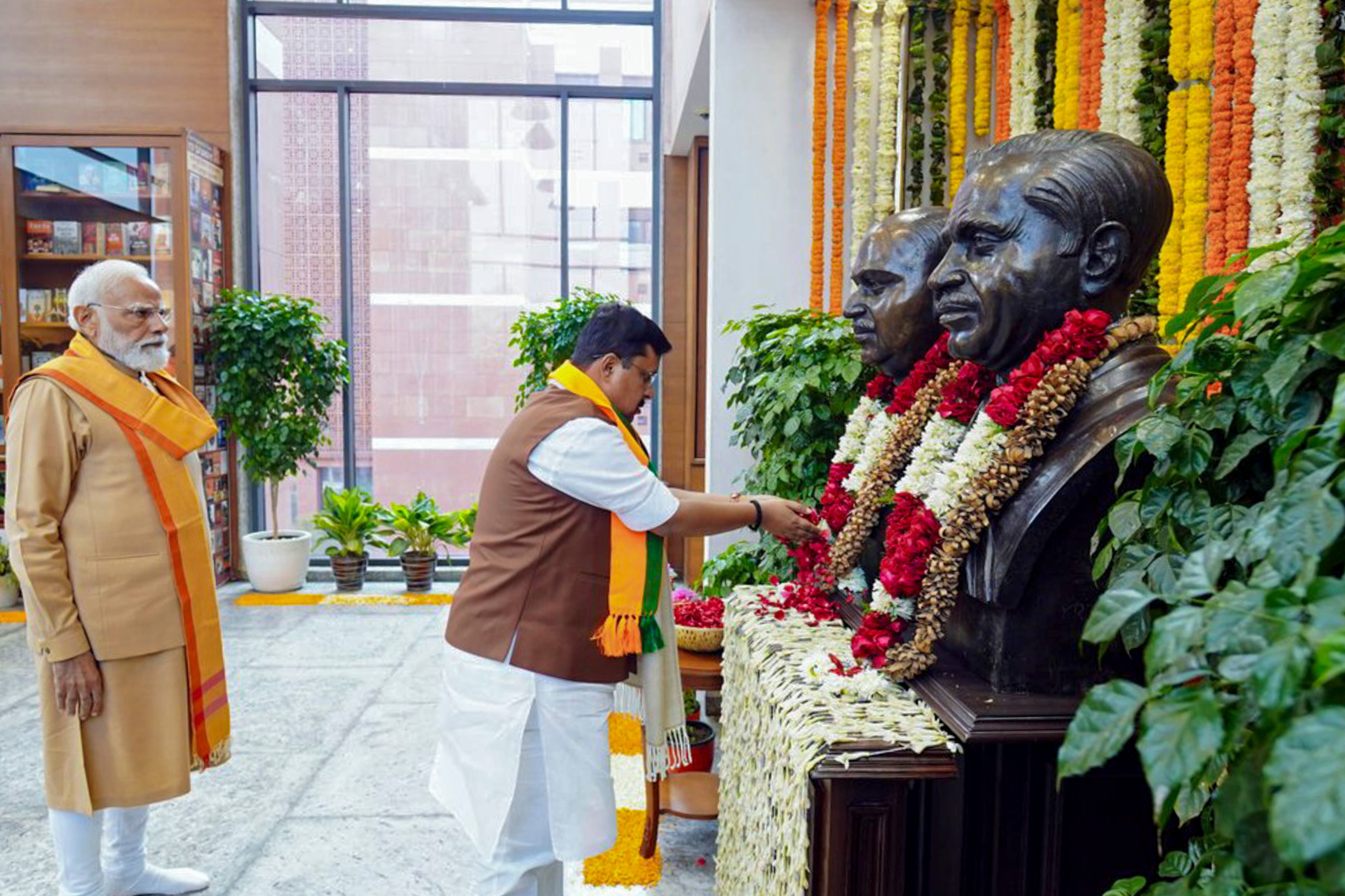 পশ্চিমবঙ্গের জন্মকথা : বাঙালি হিন্দুর বাঁচার লড়াই ও ভারত কেশরী শ্যামাপ্রসাদ মুখোপাধ্যায়ের দূরদর্শী রাজনীতি