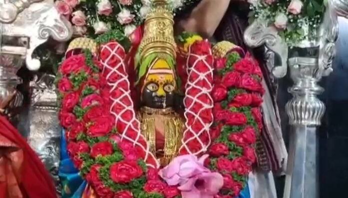 नव्या व्यवस्थेमुळे दर्शन प्रक्रियेत अधिक पारदर्शकता येणार असून भाविकांना कमी वेळेत आणि अधिक सुलभपणे तुळजाभवानी मातेचे दर्शन घेता यावे हा या निर्णयामागील उद्देश असल्याचे सांगितले जात आहे.