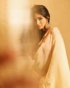 Mouni Roy Photo: યલો સાડીમાં પરમસુંદરી લાગી મૌની રોય, સુંદરતા પર ફિદા થયા ફેન્સ