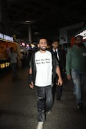 'खतरों के खिलाड़ी 15' की शूटिंग कर लौटे ओरी, हाथ-पैर में लगी चोट, एयरपोर्ट से वायरल हुई तस्वीर