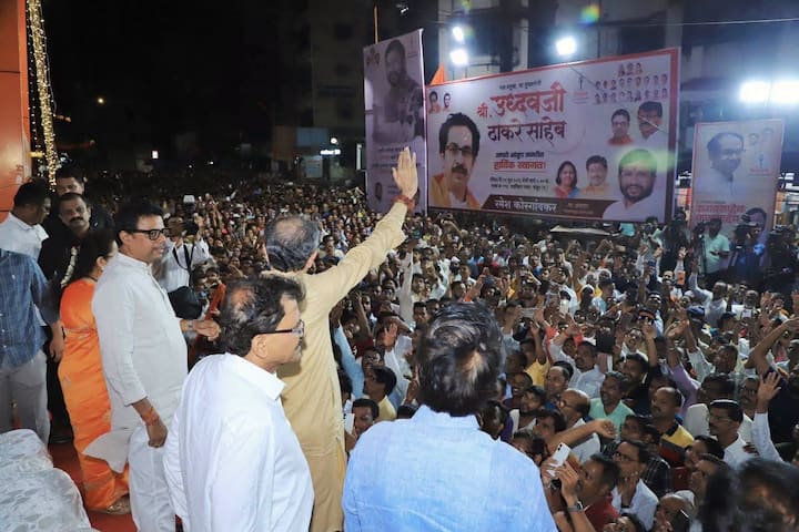 या खासदारांपैकी माध्यमांच्या संपर्कात केवळ संजय दिना पाटील होते. संजय दिना पाटील हे ईशान्य मुंबईचे खासदार आहेत.  त्यांनी पक्षाच्या दिल्लीतील बैठकीला जाणार असल्याचं म्हटलं होतं, मात्र ते अजूनपर्यंत दिल्लीत पक्षाच्या बैठकीसाठी पोहोचले नाहीत, त्यामुळं त्यांनी माध्यमांशी बोलताना खोटेपणा केल्याची चर्चा सुरु झाली आहे.