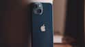 Apple ने iPhone में Stainless Steel का इस्तेमाल क्यों बंद किया? वजह जानकर रह जाएंगे हैरान!