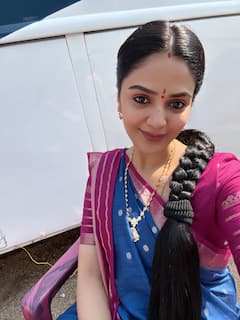 Sreemukhi Saree Photos: శ్రీముఖి కట్టిన చీరలు ఎన్ని... 'మా ఇంటి బంగారం' లుక్ టెస్ట్ నుంచి షూటింగ్ వరకు!