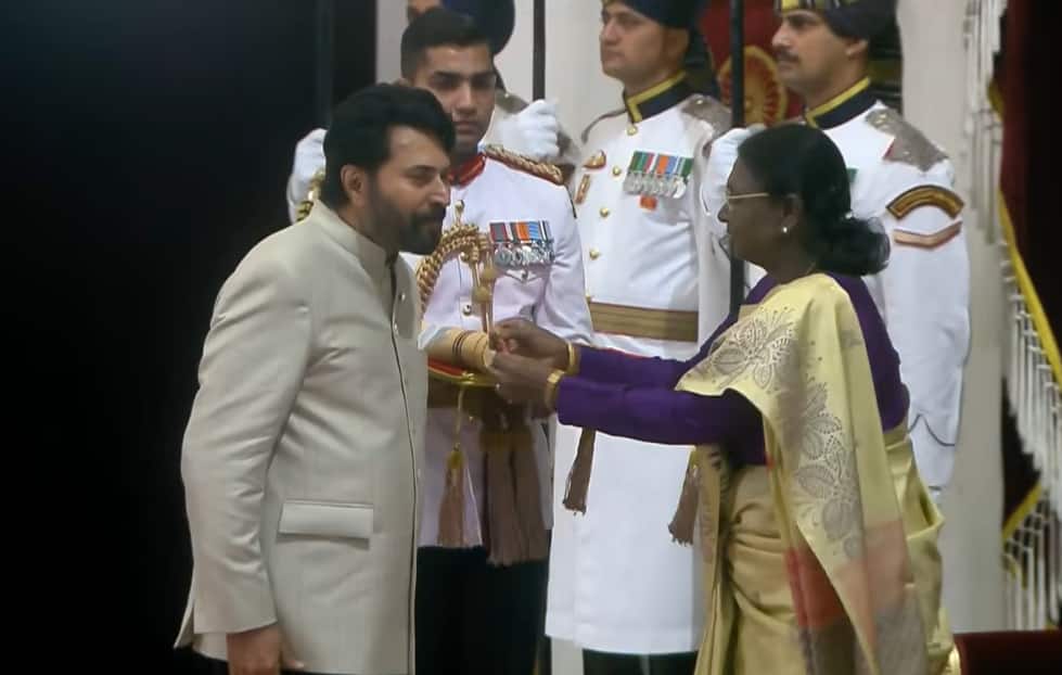 Padma Awards 2026 Live Updates: Veteran Malayali actor Mammootty received Padma Bhushan, Alka Yagnik-R Madhavan also received the honor, singer touched the feet of PM Modi.