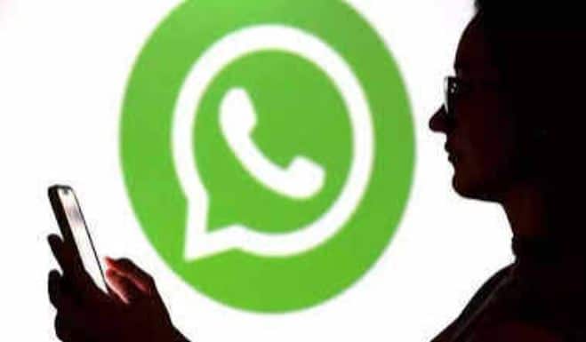 ਕੀ ਹੈ WhatsApp Plus?  WhatsApp Plus ਨੂੰ ਇੱਕ ਤਰ੍ਹਾਂ ਦਾ ਕਸਟਮਾਈਜ਼ੇਸ਼ਨ ਪੈਕ ਕਿਹਾ ਜਾ ਸਕਦਾ ਹੈ। ਇਹ ਪਲਾਨ ਐਪ ਦੇ ਮੁੱਖ ਫੀਚਰਾਂ ਵਿੱਚ ਕੋਈ ਬਦਲਾਅ ਨਹੀਂ ਕਰਦਾ, ਸਗੋਂ WhatsApp ਨੂੰ ਹੋਰ ਨਿੱਜੀ ਬਣਾਉਣ ਲਈ ਵਾਧੂ ਵਿਕਲਪ ਦਿੰਦਾ ਹੈ। ਇਸ ਵਿੱਚ ਯੂਜ਼ਰਾਂ ਨੂੰ ਐਪ ਦਾ ਲੁੱਕ ਬਦਲਣ, ਨਵੇਂ ਆਈਕਨ ਵਰਤਣ, ਵਧੇਰੇ ਚੈਟਾਂ ਪਿਨ ਕਰਨ ਅਤੇ ਐਕਸਕਲੂਸਿਵ ਰਿੰਗਟੋਨ ਅਤੇ ਸਟਿਕਰ ਵਰਤਣ ਦੀ ਸੁਵਿਧਾ ਮਿਲਦੀ ਹੈ।
