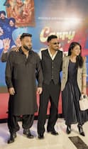 शहनाज गिल से रजत बेदी तक, 'कैरी ऑन जट्टा 4' की स्पेशल स्क्रीनिंग में छाए ये सेलेब्स, देखें तस्वीरें