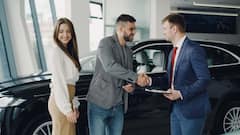 Special Discount for New Car Purchase: कार खरीदने जाने से पहले जान लें अपने ये पांच अधिकार, इन लोगों को प्राइस में मिलती है खास छूट