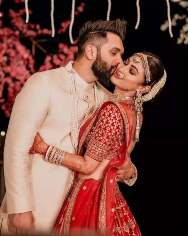 Mouni Roy reacted for the first time after separation from Sooraj Nambiar, said - I have no bitterness in my heart for anyone