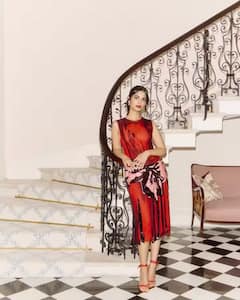 Isha Ambani Pics: ઇશા અંબાણીએ Serpentine Summer Party માં પહેર્યો રેડ ડ્રેસ, મા નીતા અંબાણીના ઘરેણાં લૂકે લગાવ્યા ચાર ચાંદ
