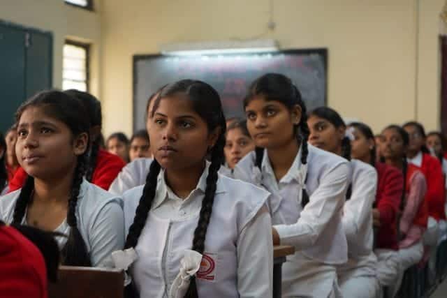 According to experts, the usefulness of home science is continuously increasing as per the needs of new education and employment. This is the reason why a large number of girl students are choosing this subject as their career option. Along with graduation and post graduation courses, various diploma and certificate courses are also being run in this field, through which girl students can acquire employable skills in a short time.